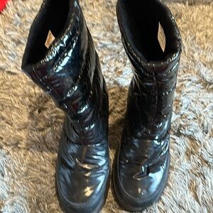 SOREL boots black gently worn great condition